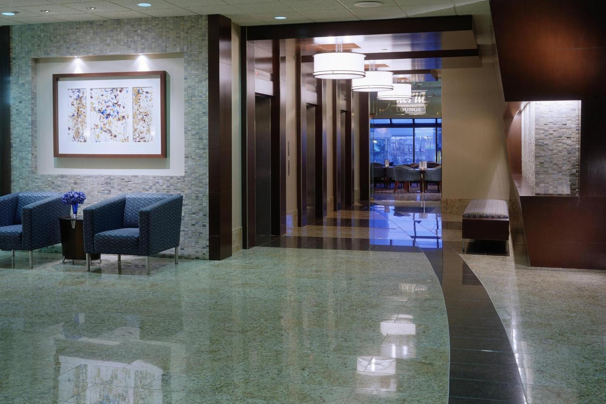 Delta Hotels Calgary Airport In-Terminal Экстерьер фото