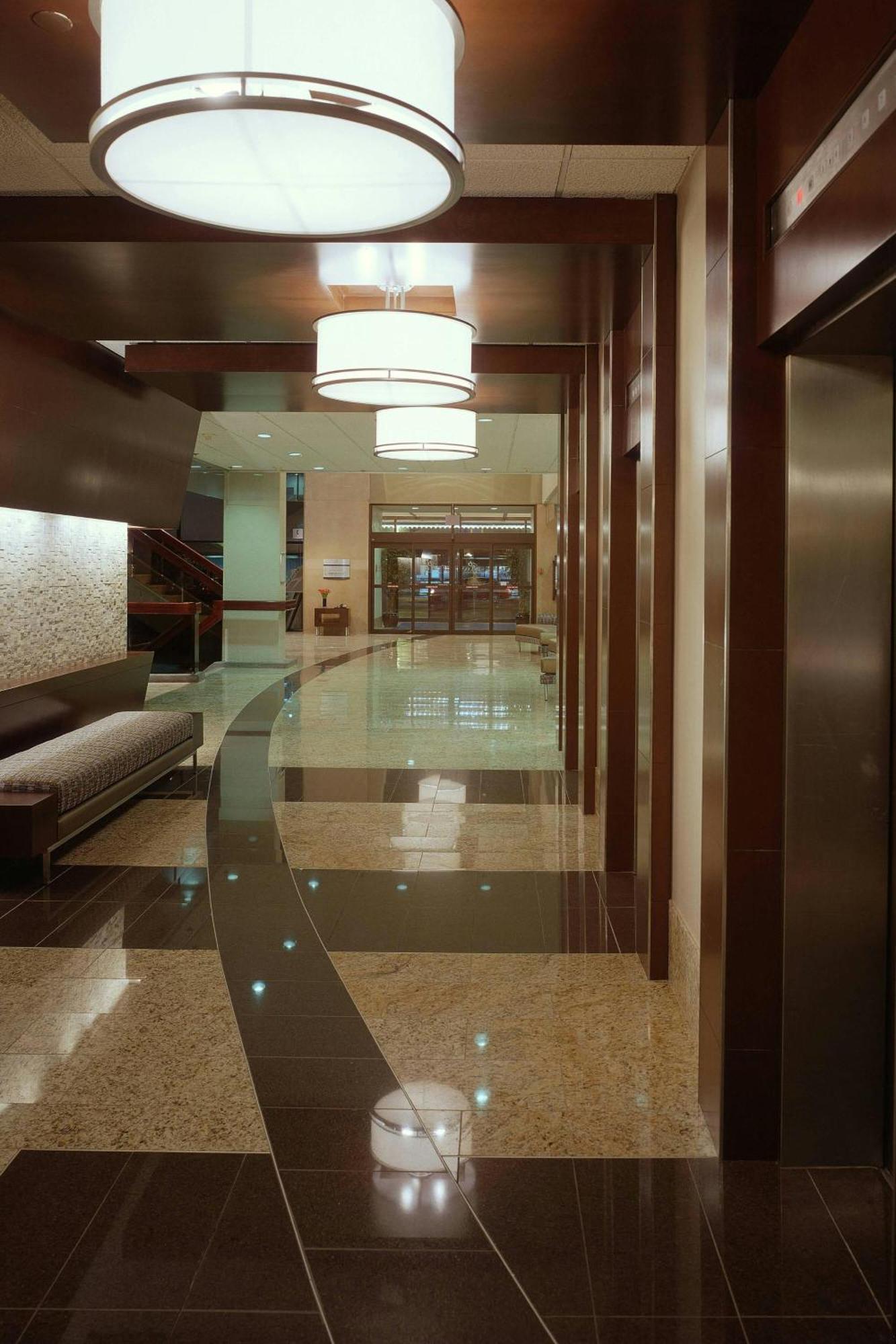 Delta Hotels Calgary Airport In-Terminal Экстерьер фото