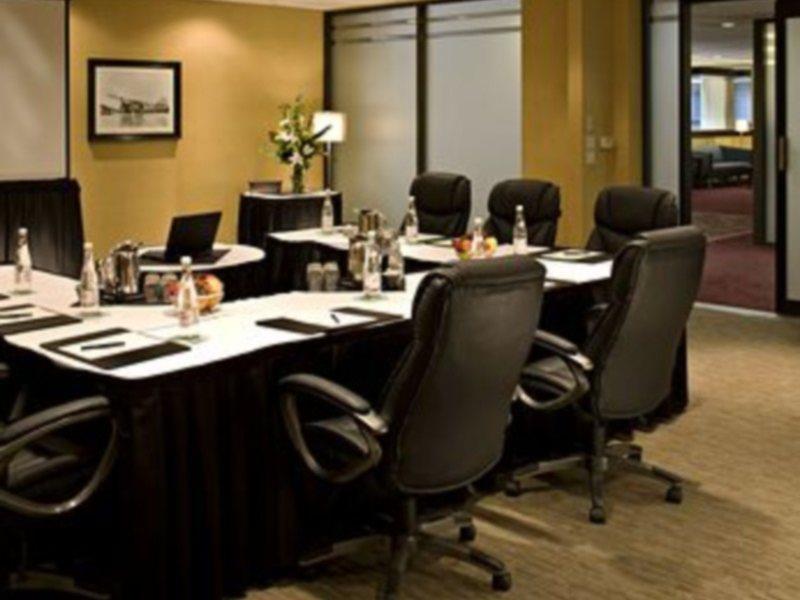 Delta Hotels Calgary Airport In-Terminal Экстерьер фото