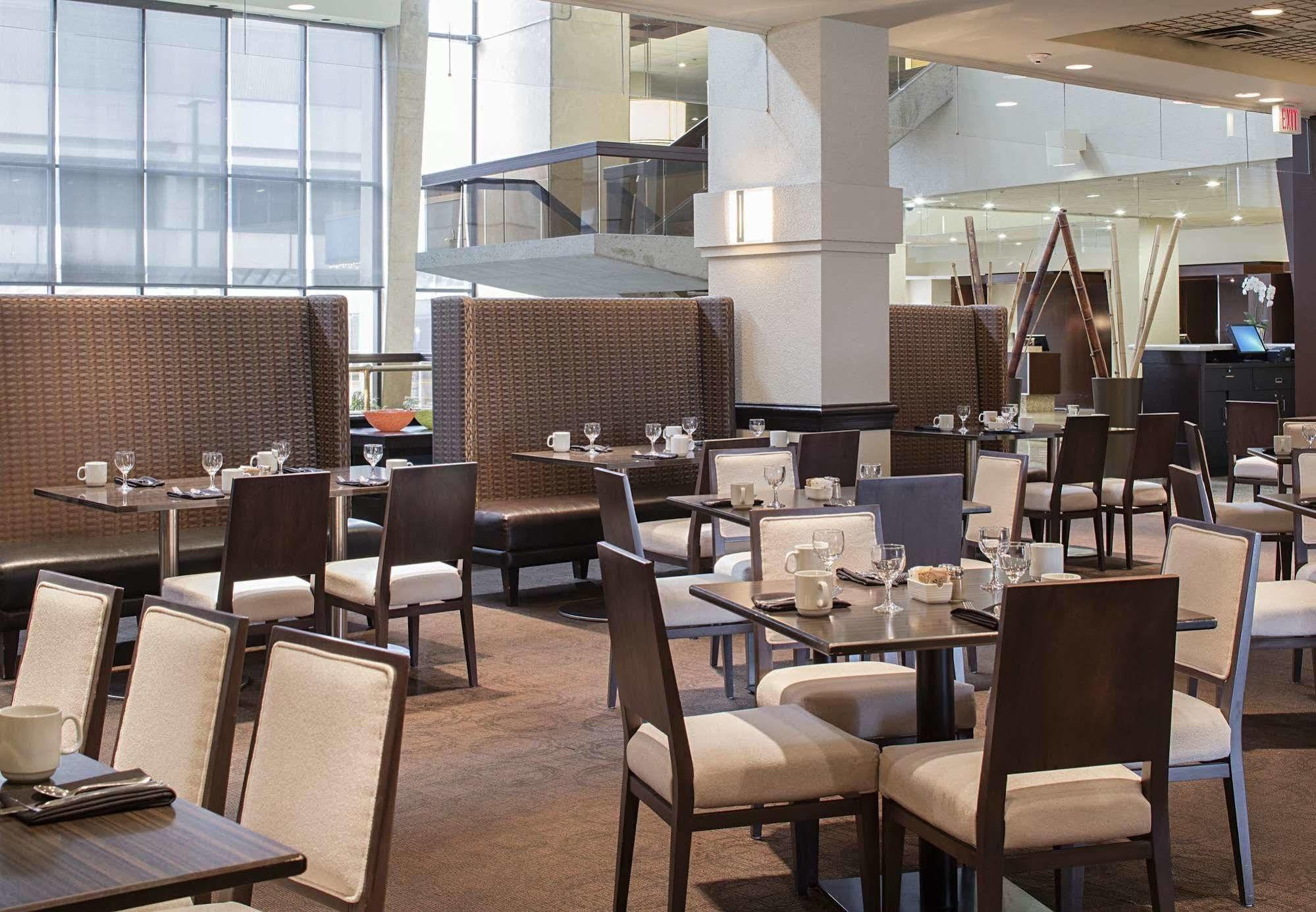 Delta Hotels Calgary Airport In-Terminal Экстерьер фото
